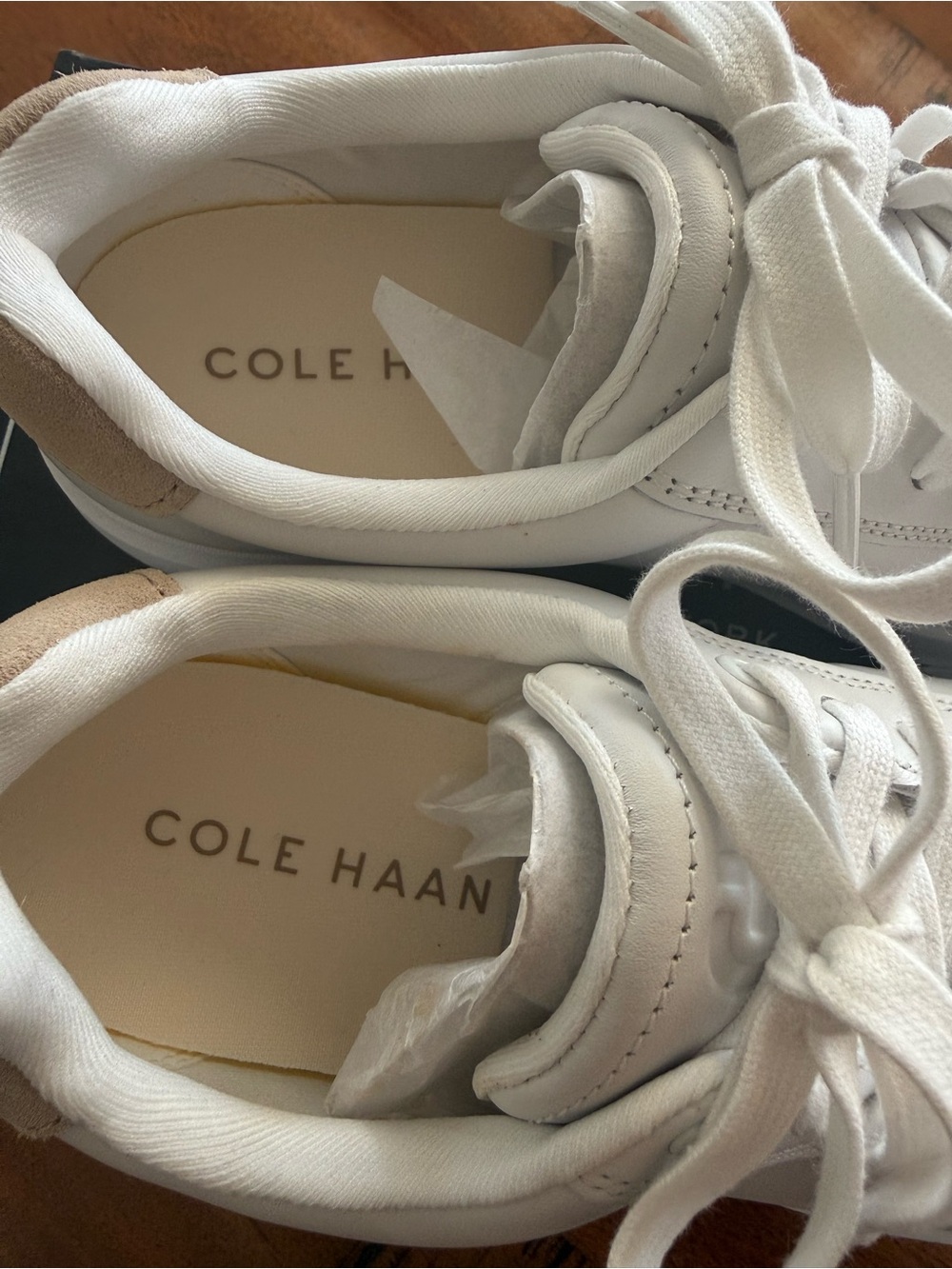 Women’s Cole Haan White Tennis Shoes Size 8.5 - Picture 5 of 8